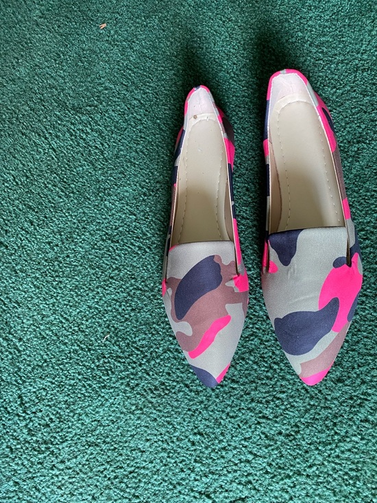Shoes - Women’s Pink Camo Pointed Toe Flats